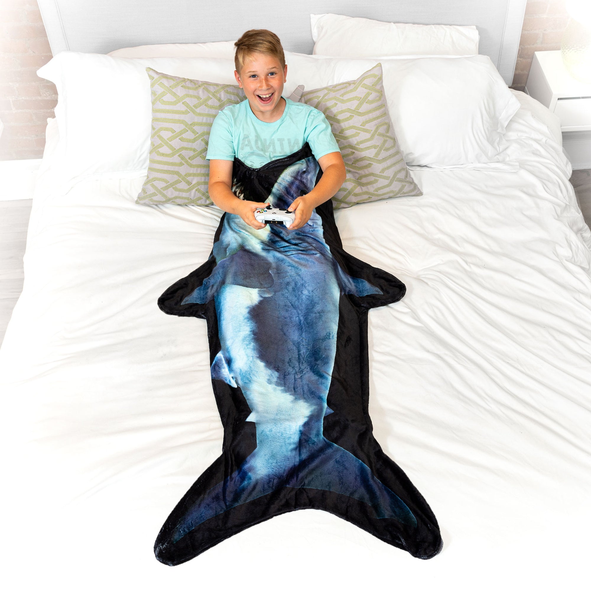 NEW* PhotoReal Shark Blanket - Blankie Tails